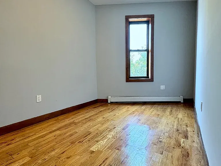 388 E 23rd St #2R — Photo 3