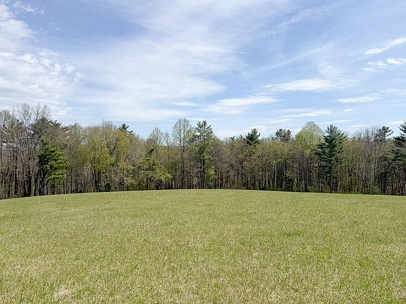 2nd image of 927 Kinzer Rd