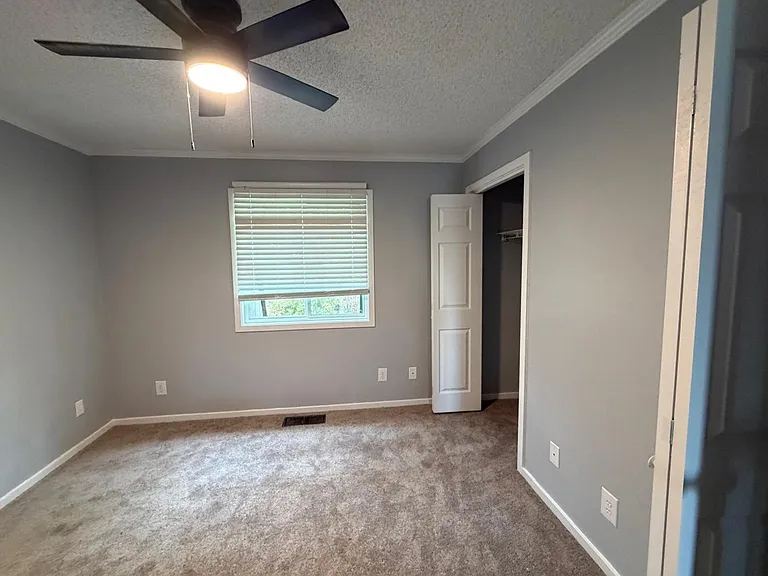 31 Canterbury Ct — Photo 27