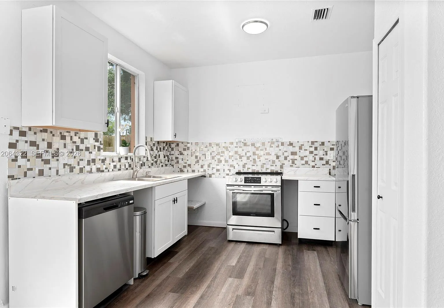 Shoma Townhomes At Keysco — Photo 4