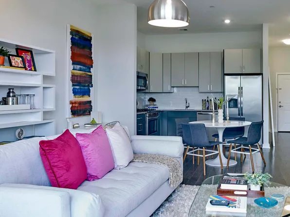 668a Avenue East image 3 of 9