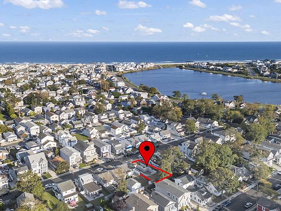 3rd image of 1817 Pine Terrace