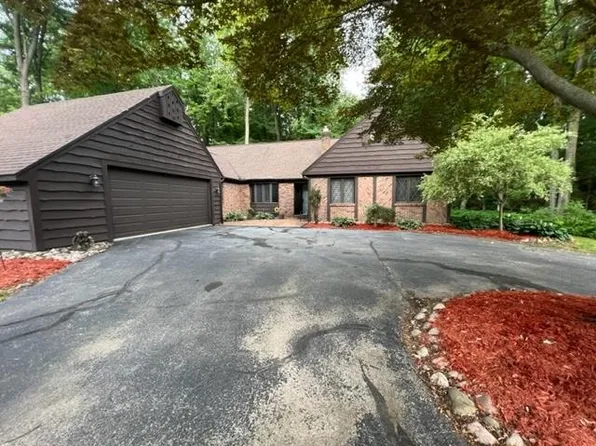 12141 Sanders Dr, Freeland, MI 48623