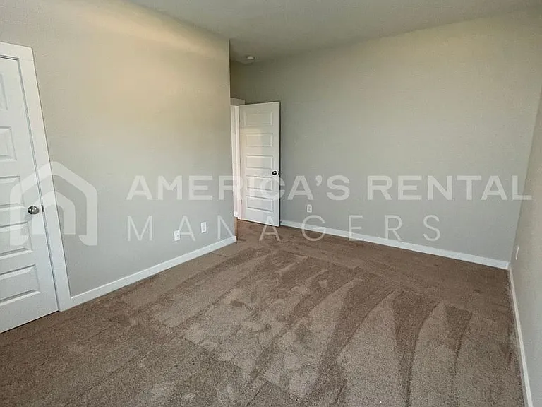 10316 Middleton Rd — Photo 18
