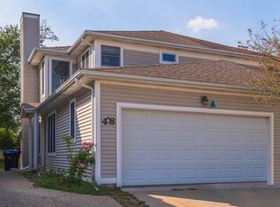 48 Yotzonot Dr, Bloomington, IL