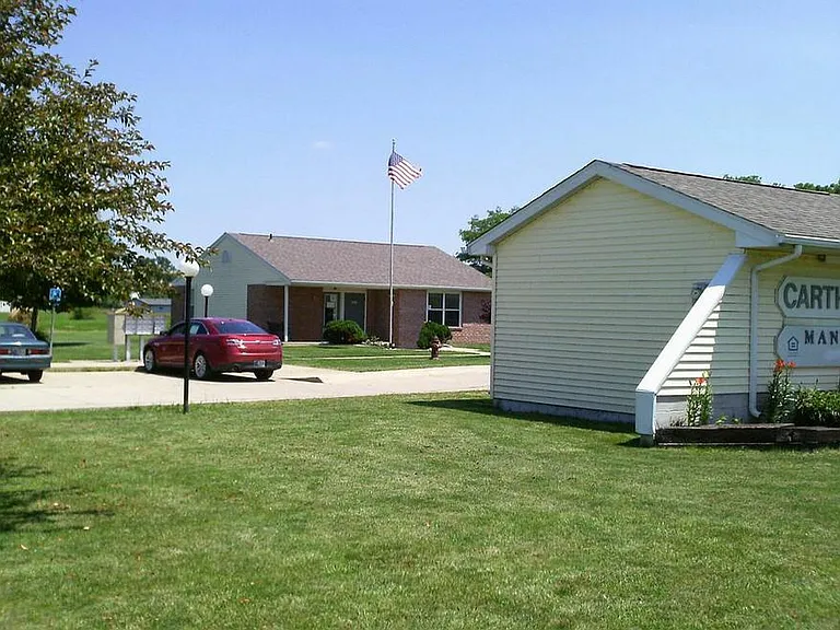 Carthage Manor Apartments — Photo 6