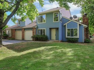 30 Driftwood Dr, Somerset, NJ 08873