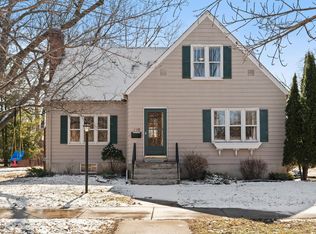 210 1st St E, Chaska, MN 55318