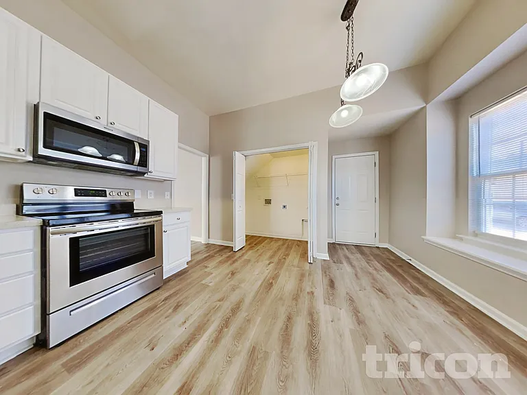 409 Baneberry Ln — Photo 7