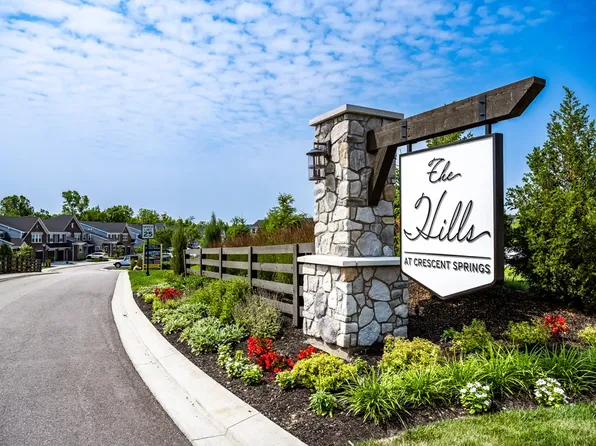 612 Foxhill Dr, Crescent Springs, KY 41017