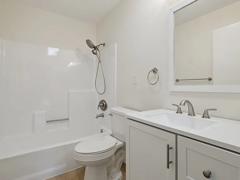 Westgate Apartments — Photo 16