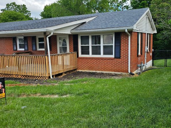 302 E Locust St