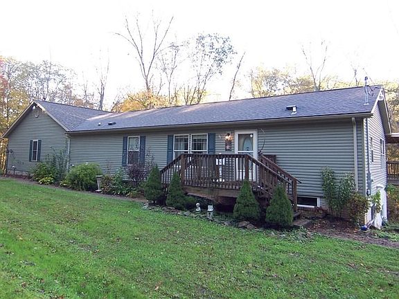 Built in 2008 - vinyl siding and full poured-wall basement!