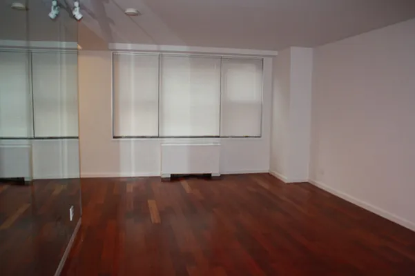 Rented by Kian Realty | media 14