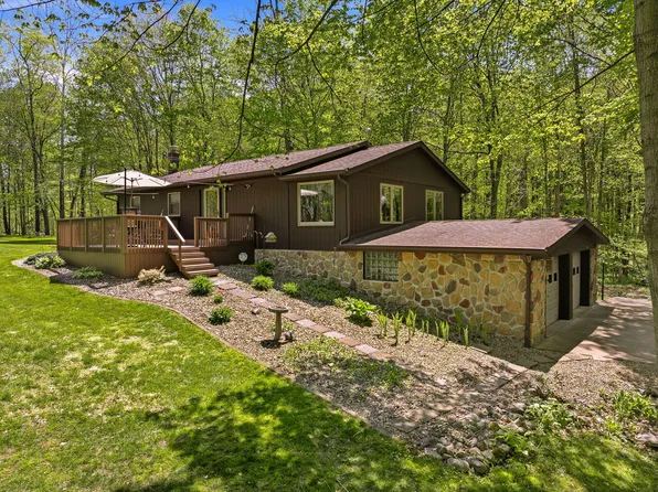 16593 Gardner Rd, Galien, MI 49113