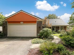 1360 W Jefferson Ave, Naperville, IL