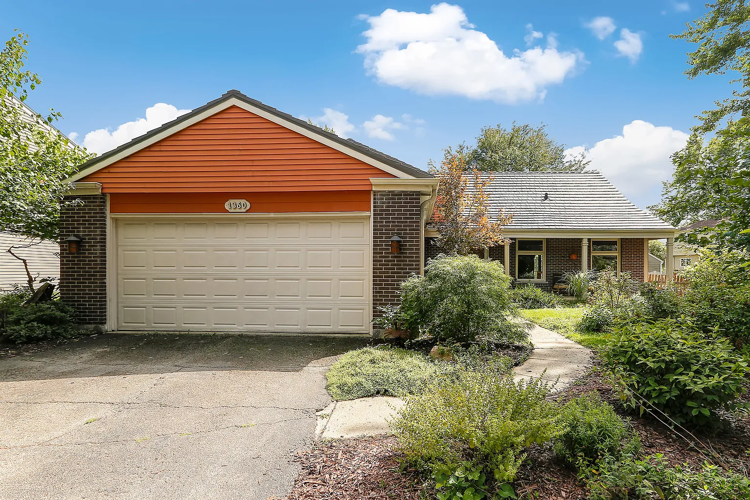 1360 W Jefferson Ave photo 1