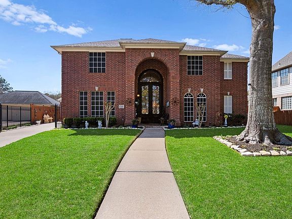 3rd image of 17507 Lone Wolf Pass