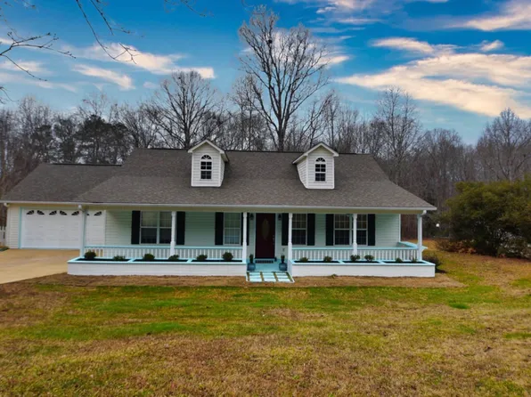 105 Redwood Dr, Lagrange, GA 30240