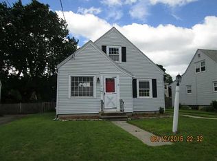71 Dale Ave, Cranston, RI 02910