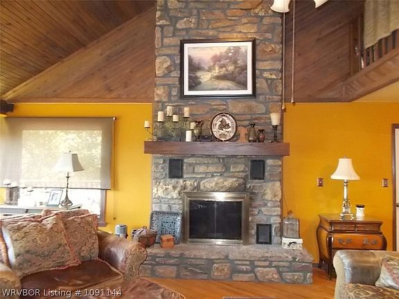 4th image of 2624 Glen Flora Way