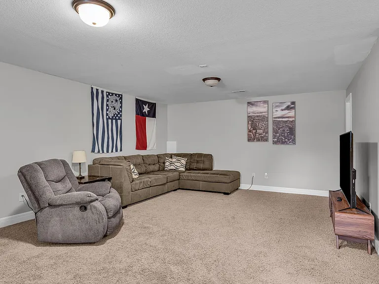 1013 Dagen Ln — Photo 18