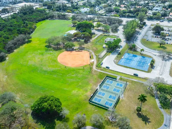 2515 NE 207th Street, Miami, FL 33180