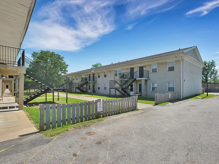 Jacobs Landing Apartments — Photo 12