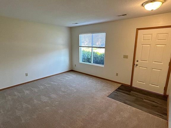 2nd image of 882 Edgewater Dr