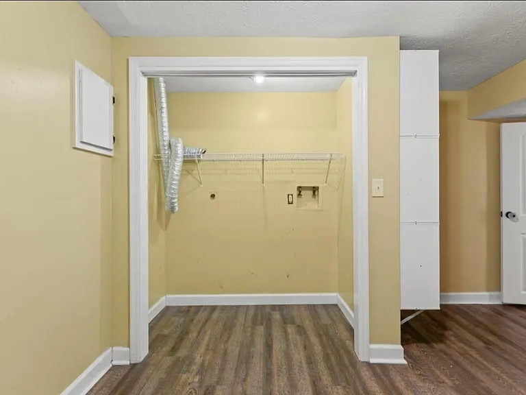 1353 Canonero Dr — Photo 10