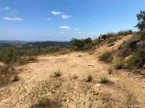 5 Crumley Ct, Temecula, CA 92590