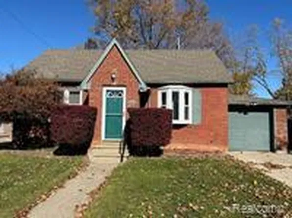 22119 Blackburn St, Saint Clair Shores, MI 48080