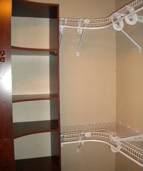 Master Walk-in Closet View2 -06172014