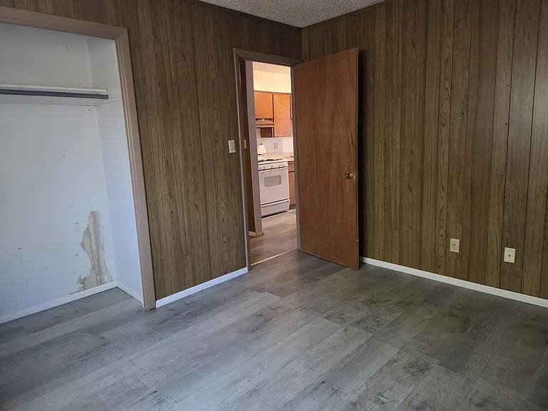 1008 E Logan Ave #3 — Photo 5