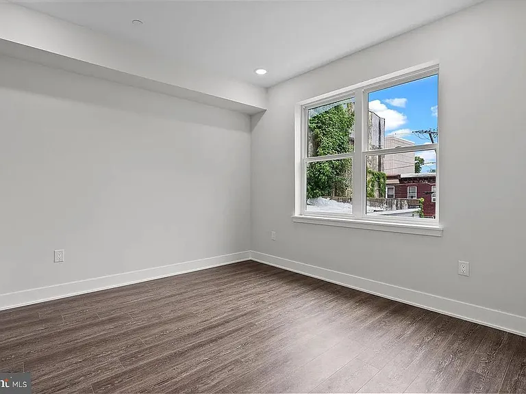 2146 N Front St #1 — Photo 12