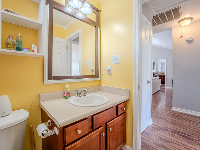 220 Dolphin Dr — Photo 31