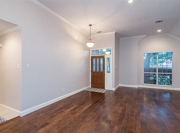4th image of 2612 Valley Creek Trl