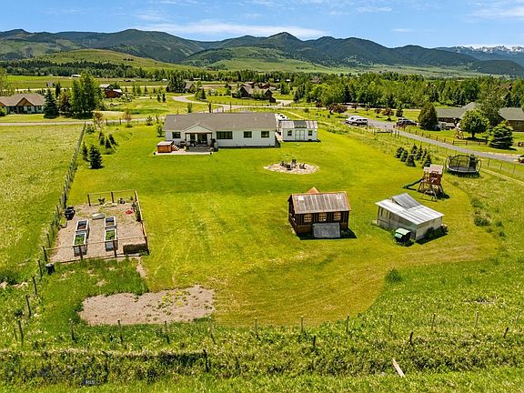 4th image of 37 Cinnamon Bear Ct