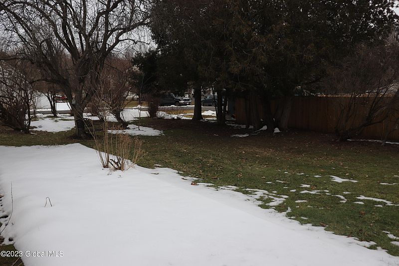 4th image of 253 S Main Street