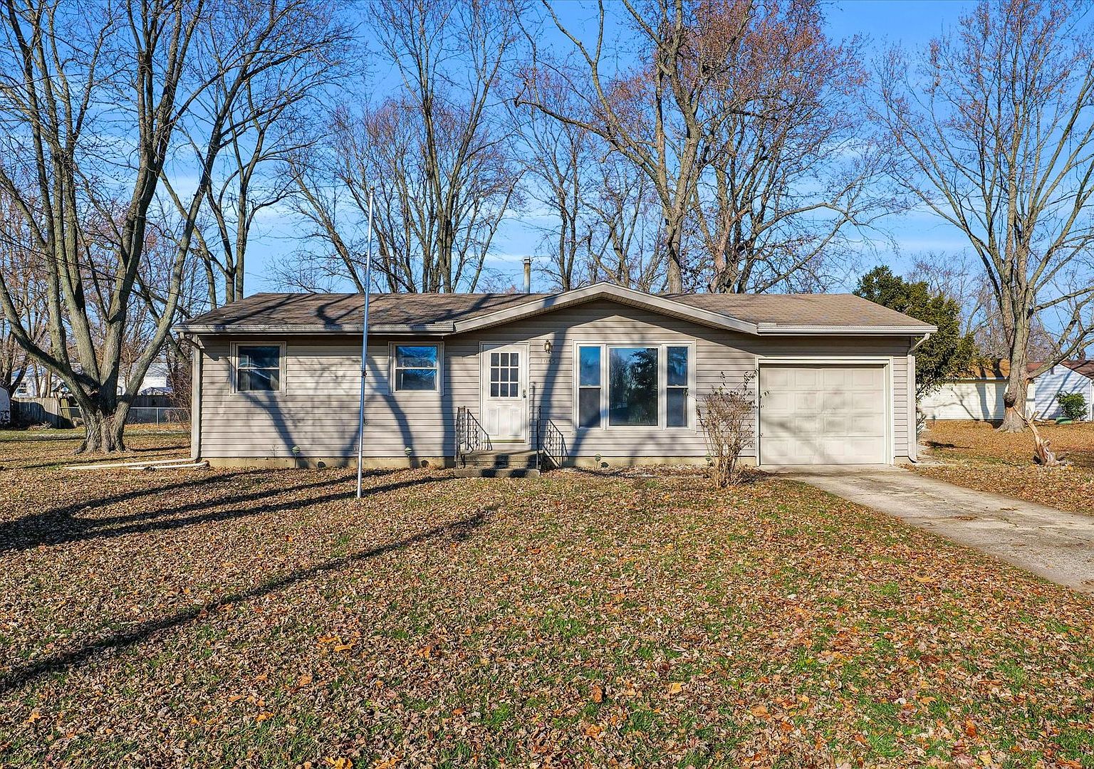 1045 Eastview Dr, Paxton, IL 60957 Zillow
