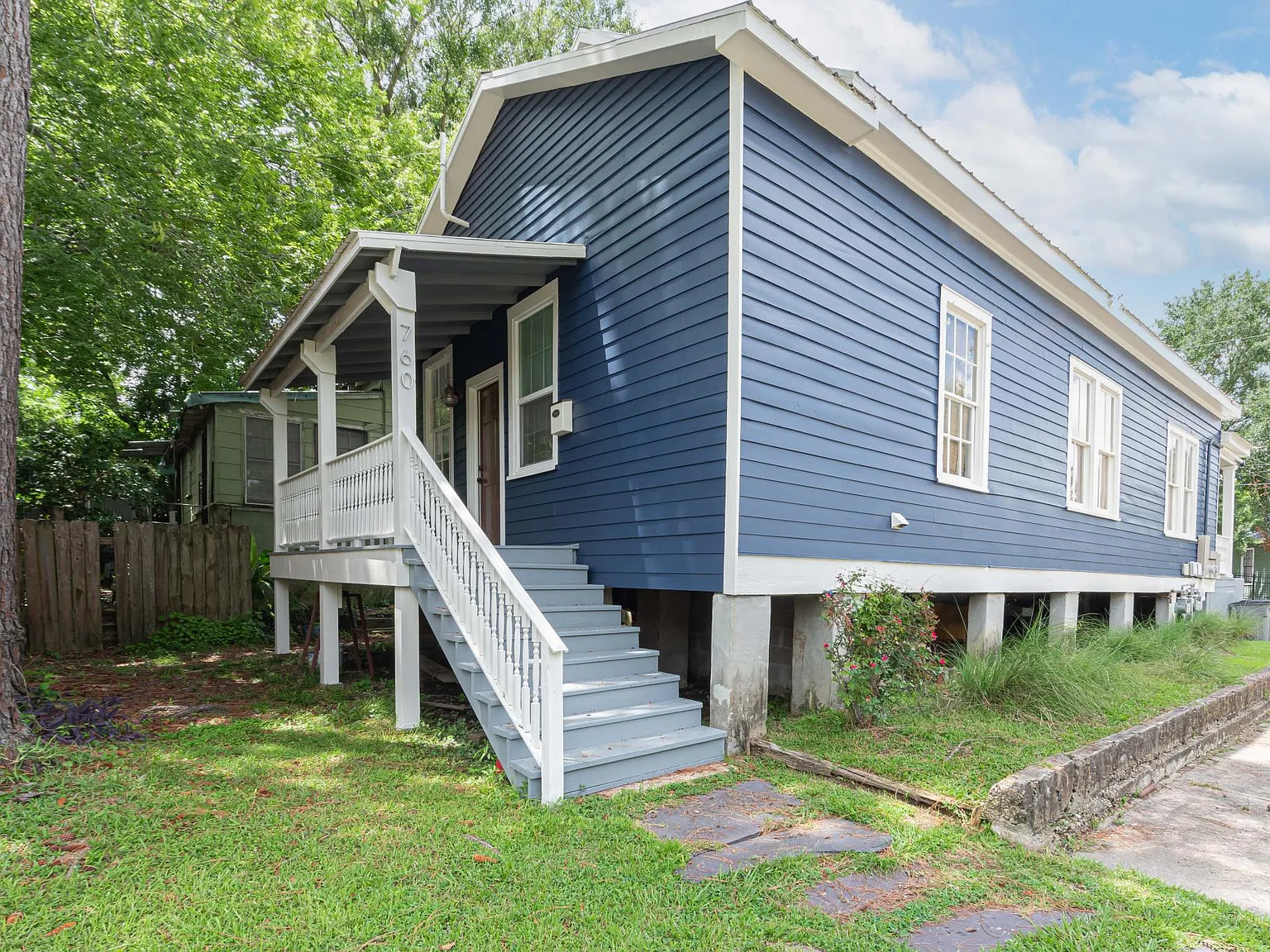 760 Europe St — Photo 4