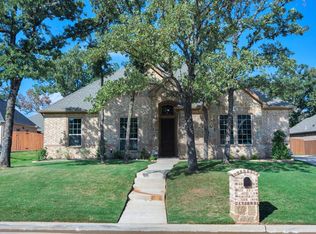 1517 Sea Breeze Ln, Azle, TX 76020