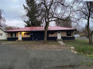 104-104 1/2 2nd St, Albion, WA 99102