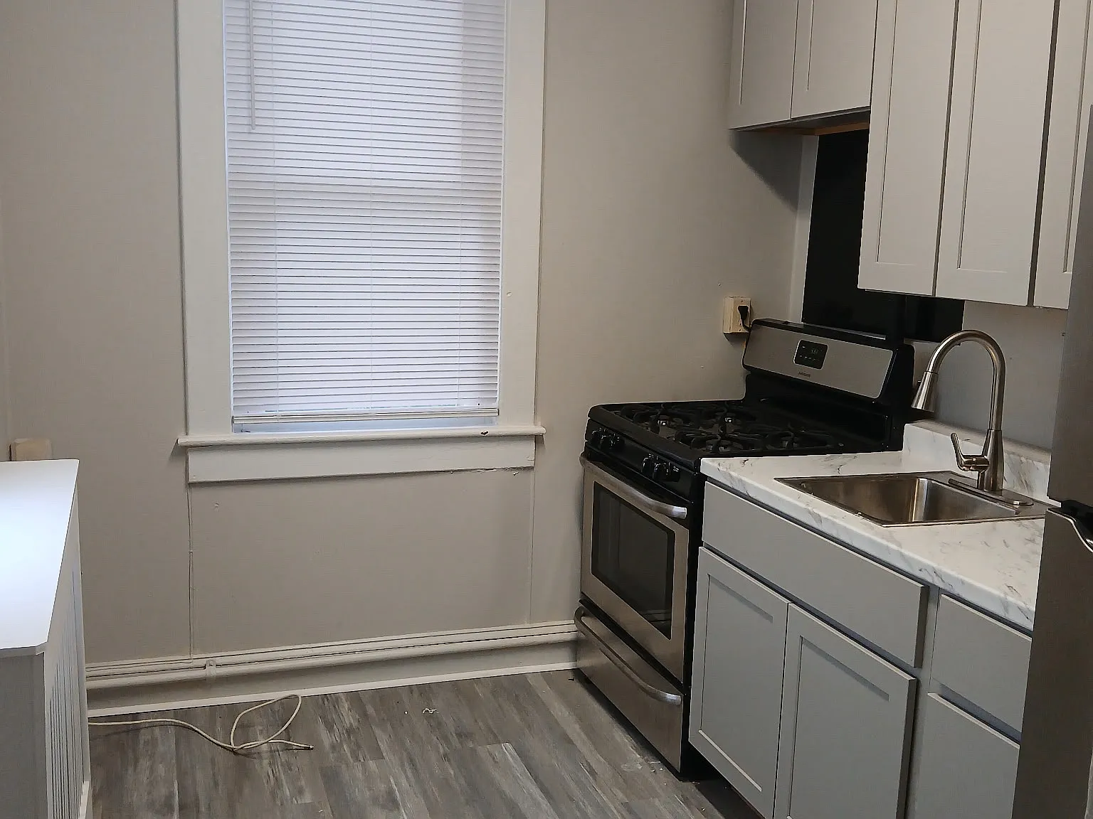 2 bed, $1,200 — Photo 2