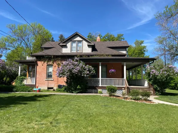 725 Macleod Trl SW, High River, AB T1V 1B8