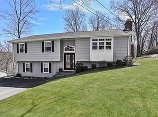 27 Cannon Dr, Danbury, CT 06811
