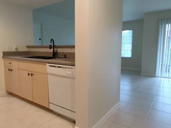 4220 San Marino Blvd APT 106, West Palm Beach, FL 33409