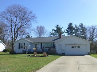 21 Dartmouth Dr, Canfield, OH