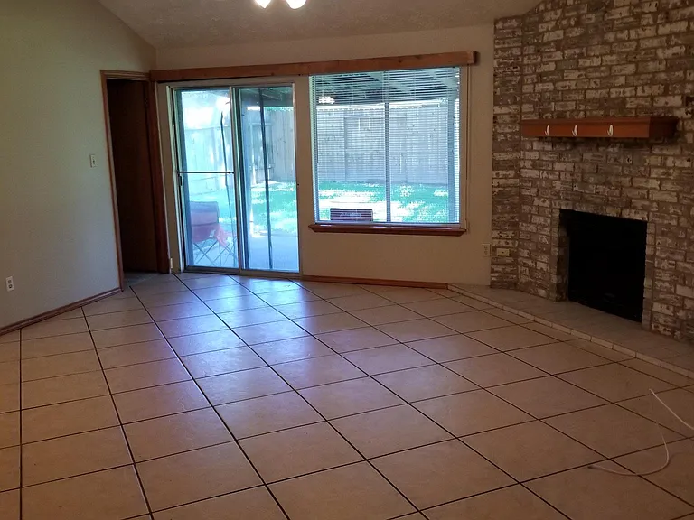 3543 Nutwood Ln — Photo 6