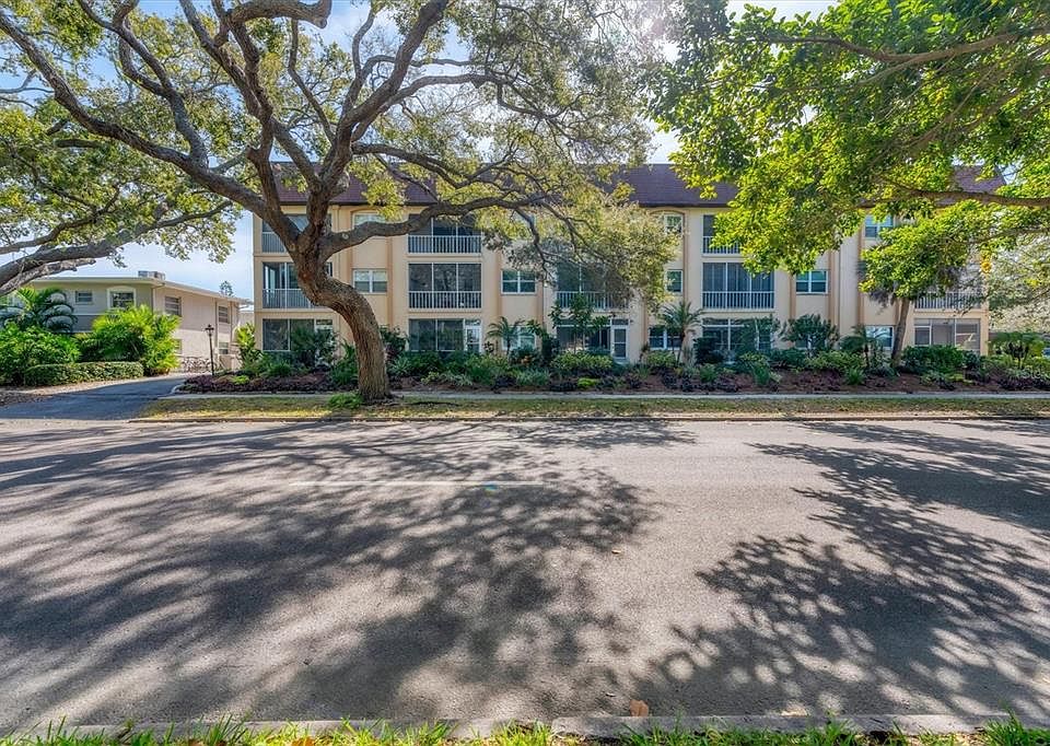 1st image of 101 Park Blvd S APT 302